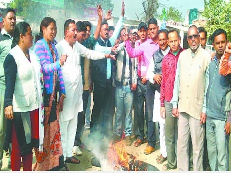 Expressing rage leader of Ramnagar.